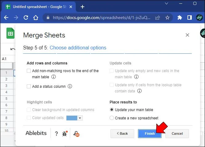 Slik slår du sammen faner i Google Sheets
