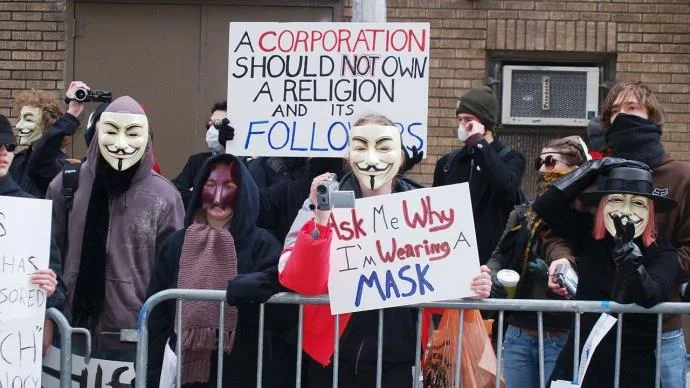 Τι είναι το Anonymous; Μέσα στην ομάδα που σχεδιάζει να επιτεθεί στο Ισλαμικό Κράτος/ISIS