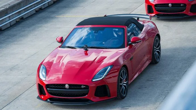 Οδηγούμε την Jaguar F-Type SVR 2018