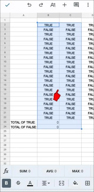 Slik slår du sammen faner i Google Sheets