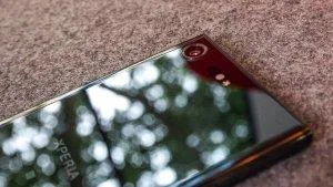Ревю на Sony Xperia XZ Premium: Смартфонът 4K остава глупав, но самият телефон е супер