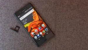 Ревю на Sony Xperia XZ Premium: Смартфонът 4K остава глупав, но самият телефон е супер