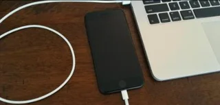 Как да изтриете всички снимки от вашия IPhone (без да ги загубите завинаги)