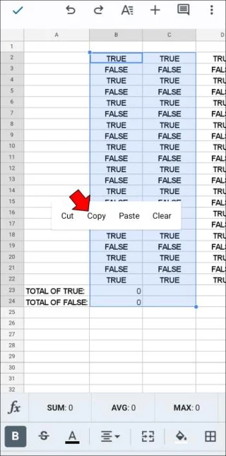 Slik slår du sammen faner i Google Sheets