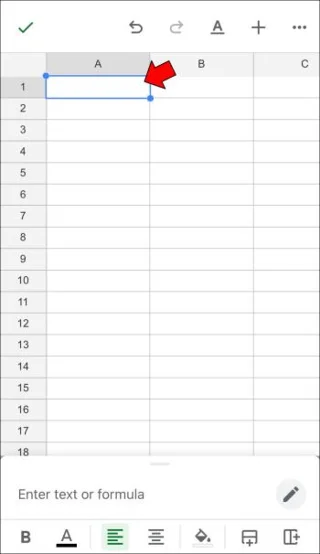 Slik slår du sammen faner i Google Sheets