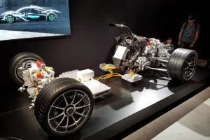 Mercedes-AMG Project One Hybrid, представен на автомобилното изложение във Франкфурт през 2017 г.: Всичко, което знаем