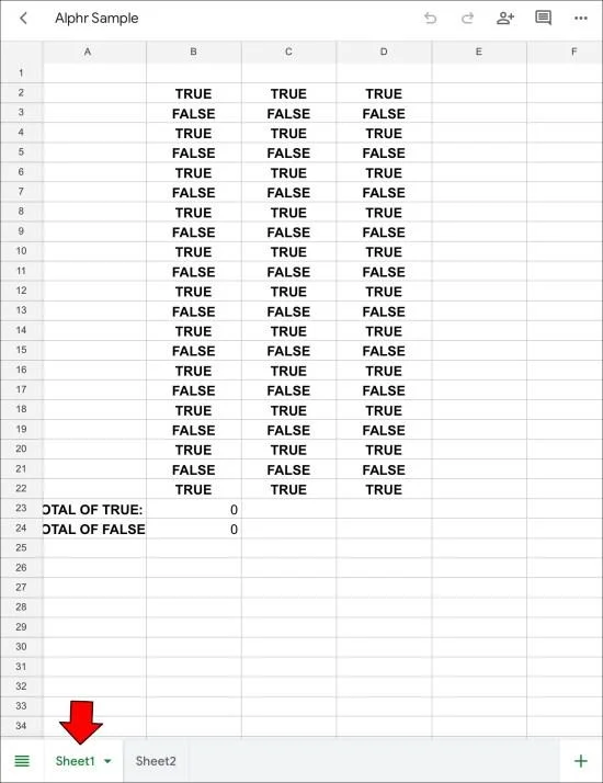 Slik slår du sammen faner i Google Sheets
