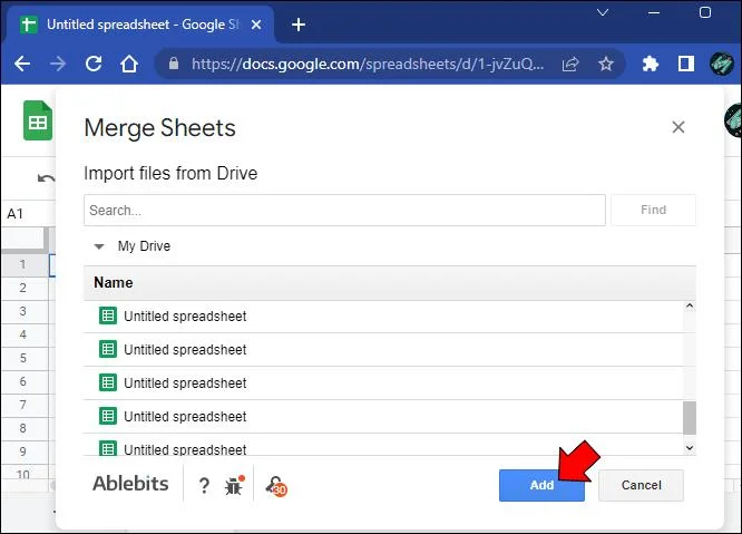 Slik slår du sammen faner i Google Sheets