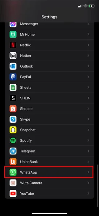 Πώς να προσθέσετε επαφές από το iPhone στο WhatsApp
