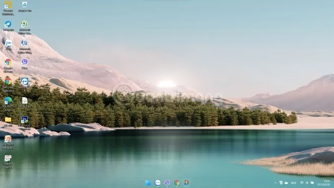 Jak udělat hlavní panel průhledným ve Windows 11