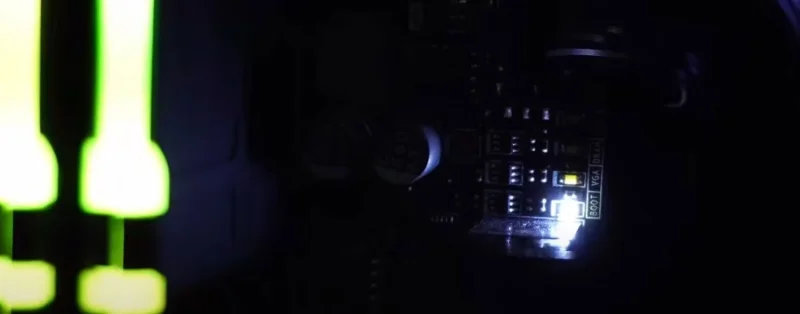 Jak opravit chybu, která zobrazuje červenou kontrolku na základní desce