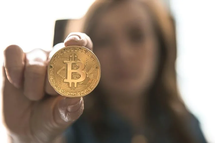 Как да защитите своите биткойни с хартиен портфейл или онлайн портфейл или не?