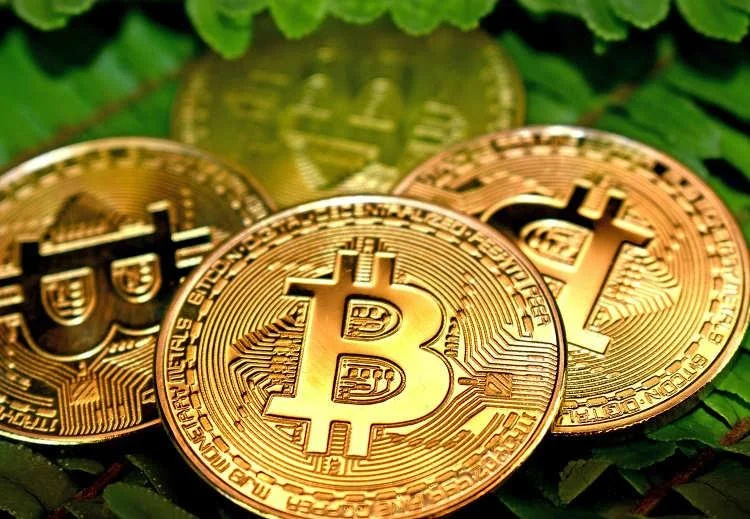 Πώς το Bitcoin λύνει τις διπλές δαπάνες;
