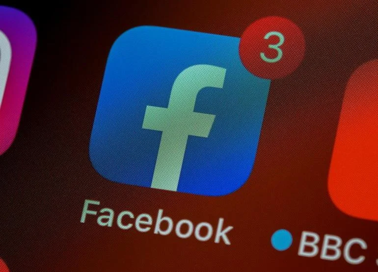 Vývojář, který souhlasil s vyzkoušením VR reklam na Facebooku, ustupuje