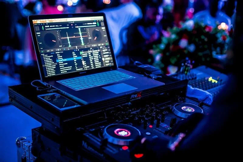 9 най-добри DJ софтуери, които трябва да използвате през 2021 г