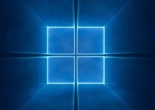 Last ned denne Windows 11-inspirerte nyinnspillingen av det klassiske Windows 10-bakgrunnsbildet «Hero»